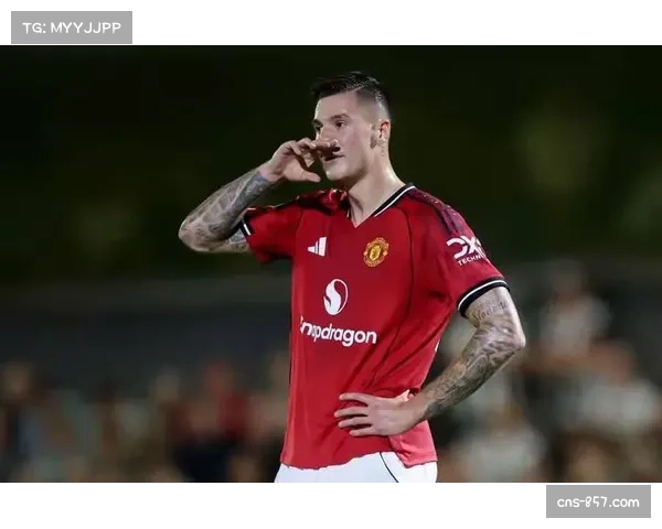 曼联卡里克变阵三后卫体系 防守稳定性得到明显提升 曼联卡里克变阵三后卫体系 防守稳定性得到明显提升